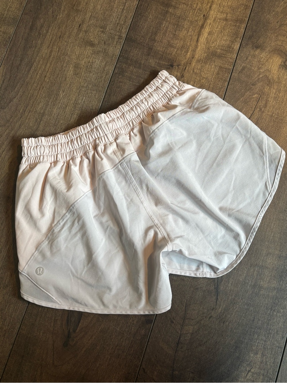 lululemon athletica hotty hot pale pink women's running shorts - Picture 3 of 4